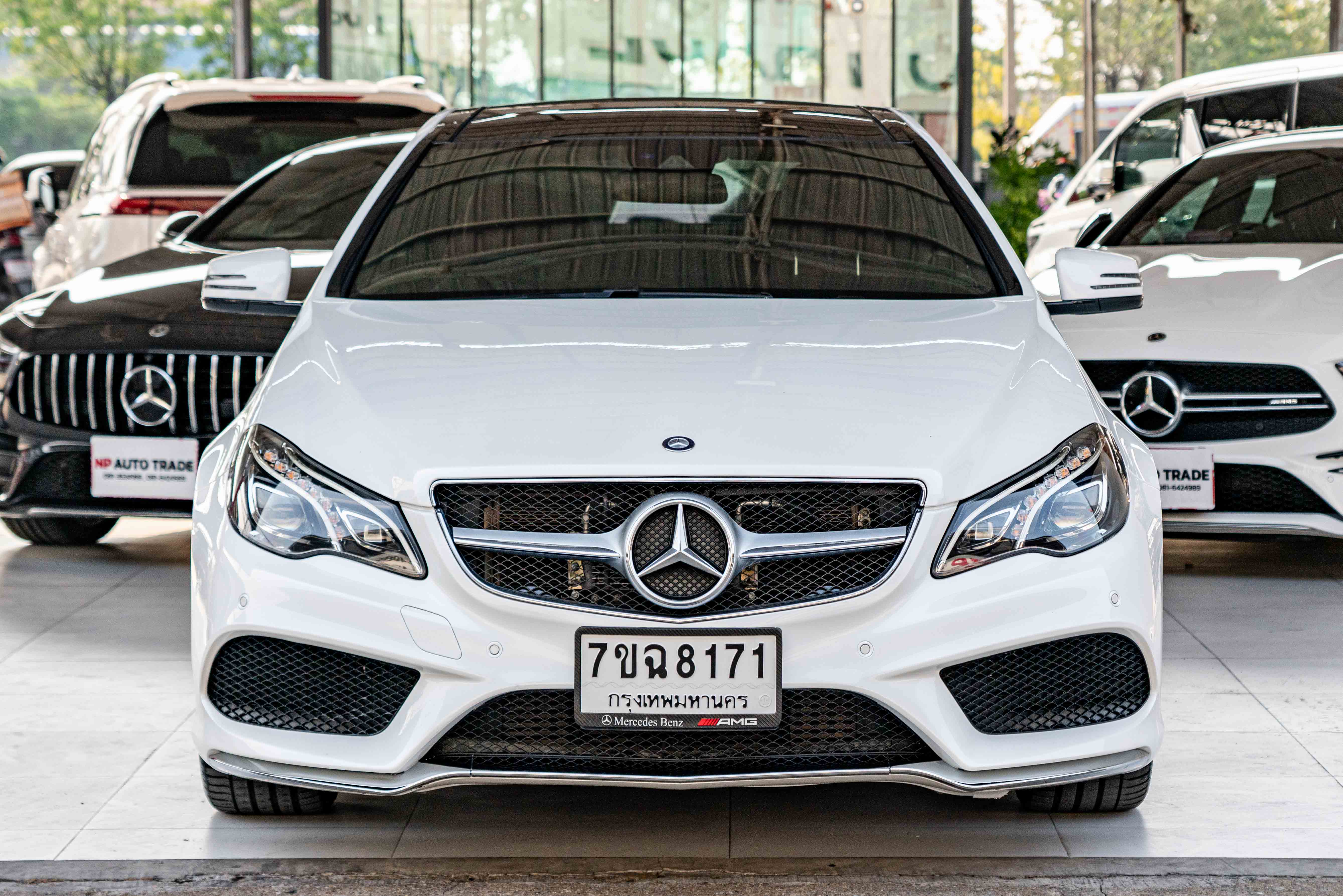 Mercedes-Benz E200