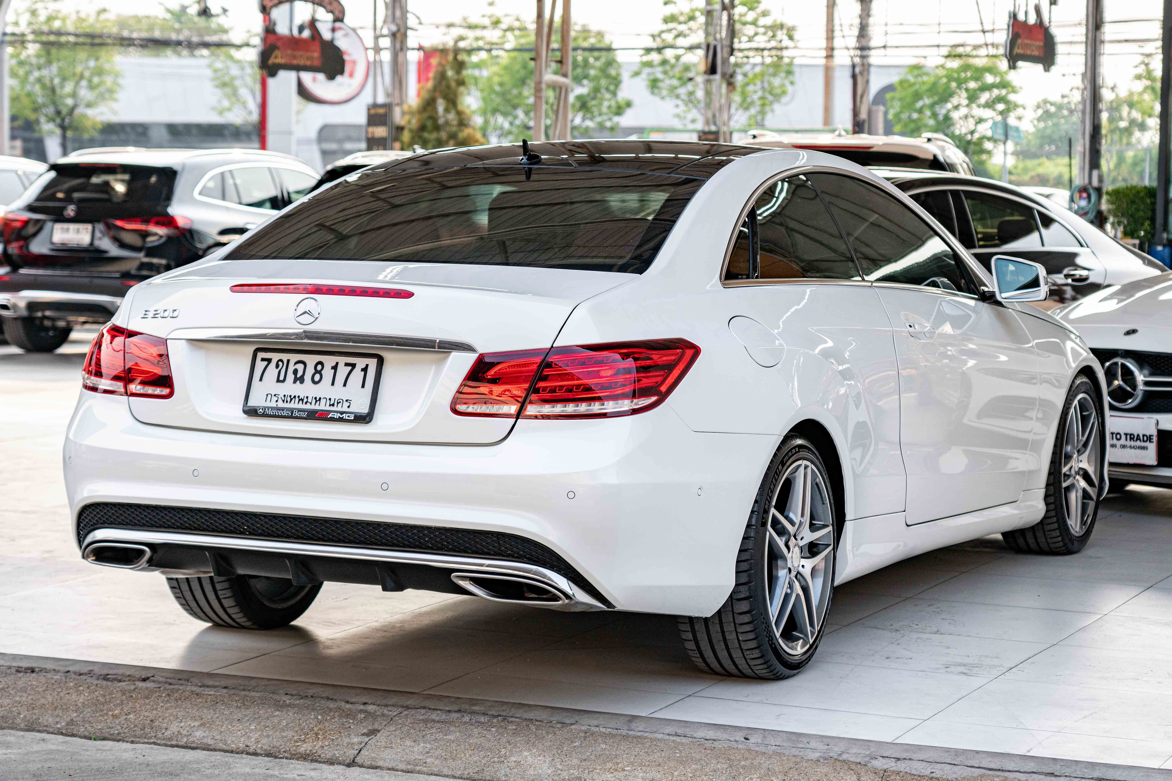 Mercedes-Benz E200