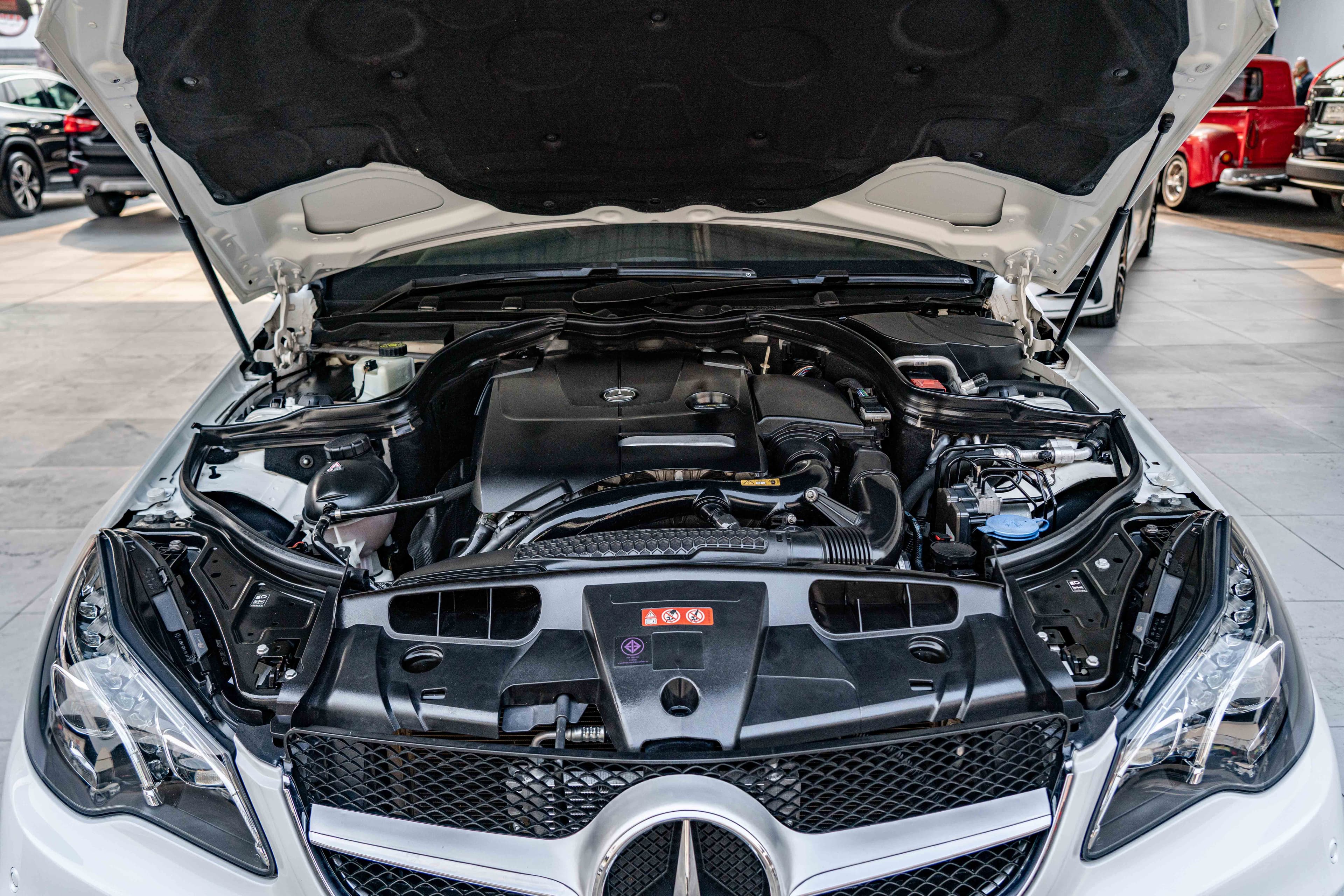 Mercedes-Benz E200
