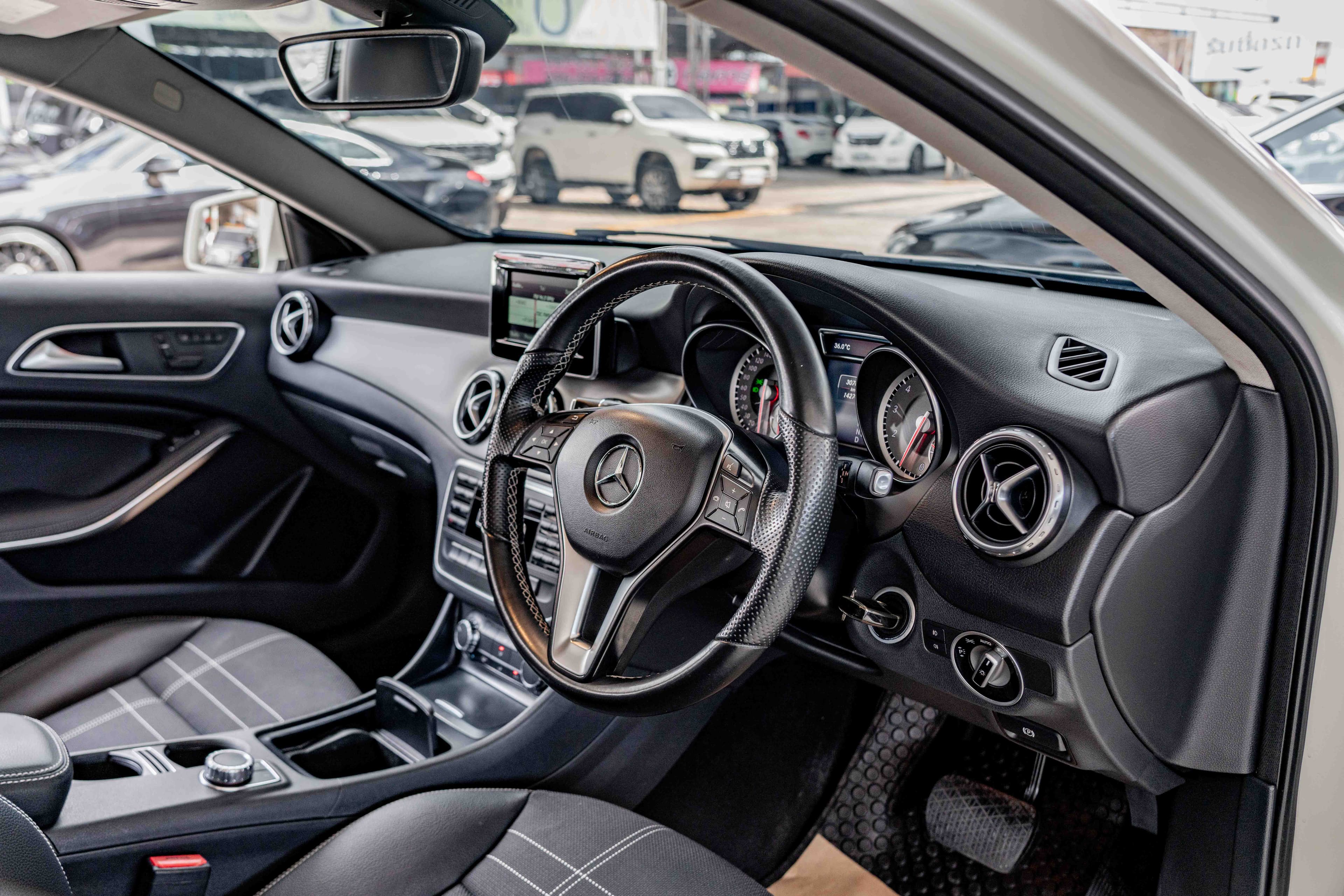Mercedes-Benz GLA200