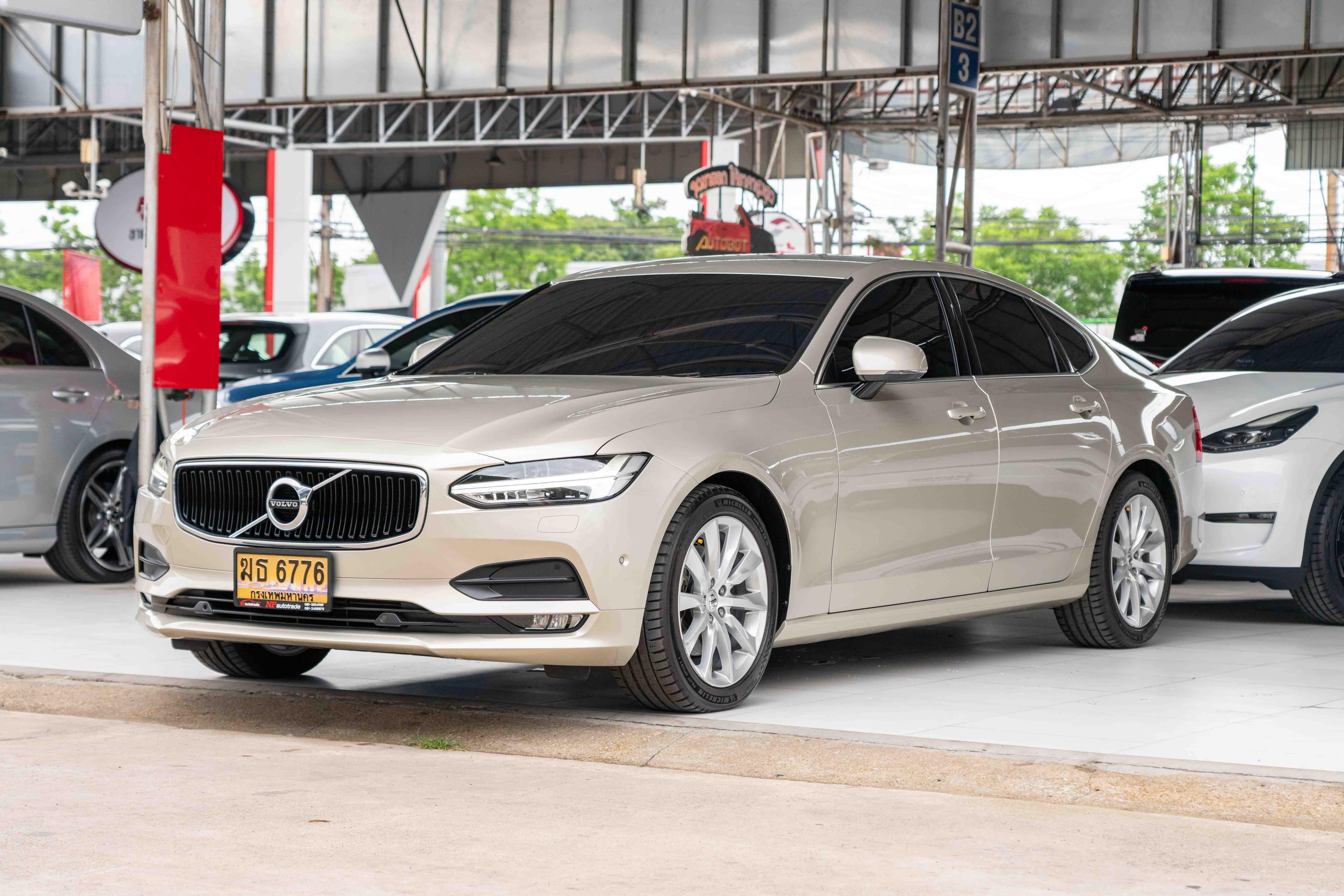 Volvo S90