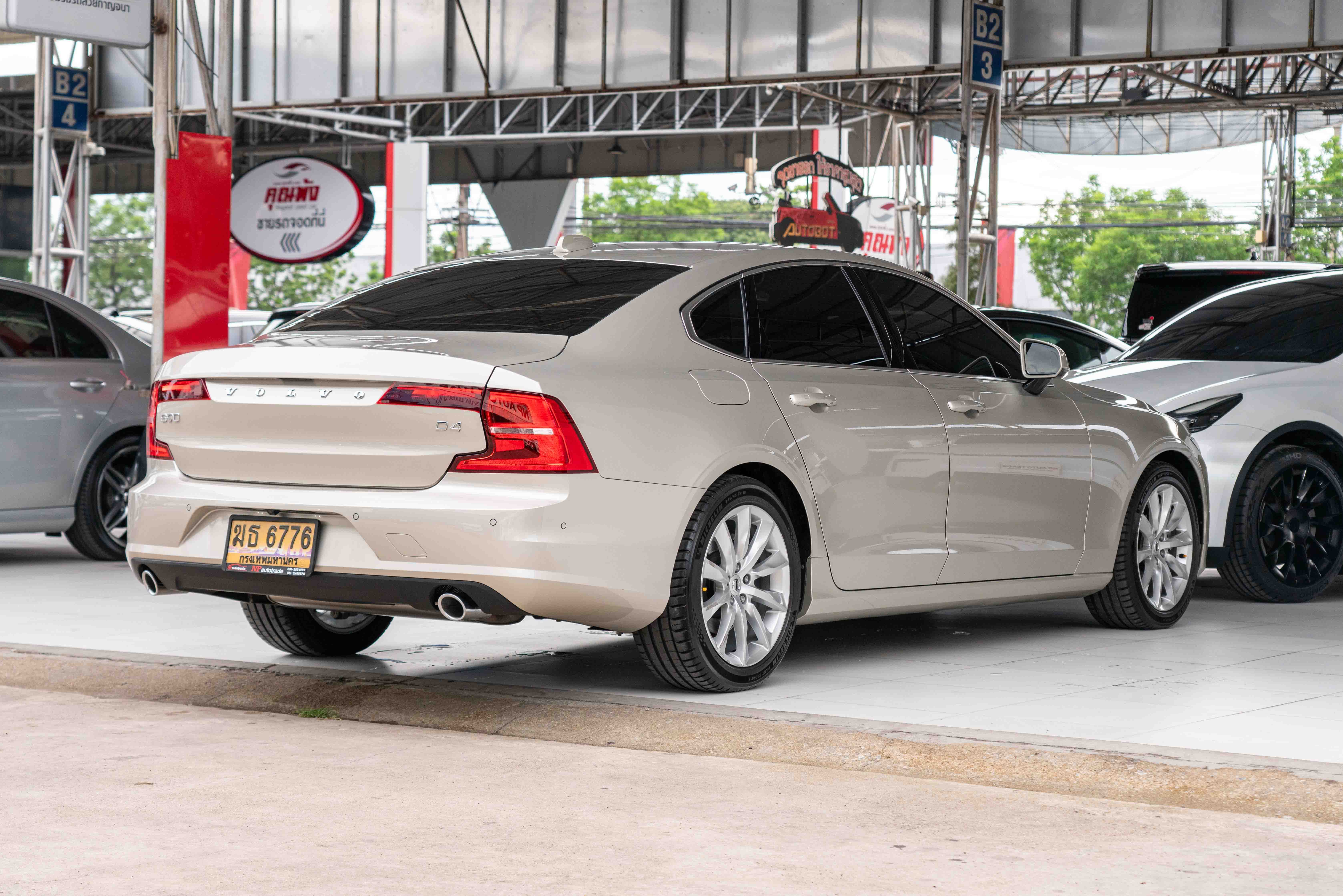 Volvo S90