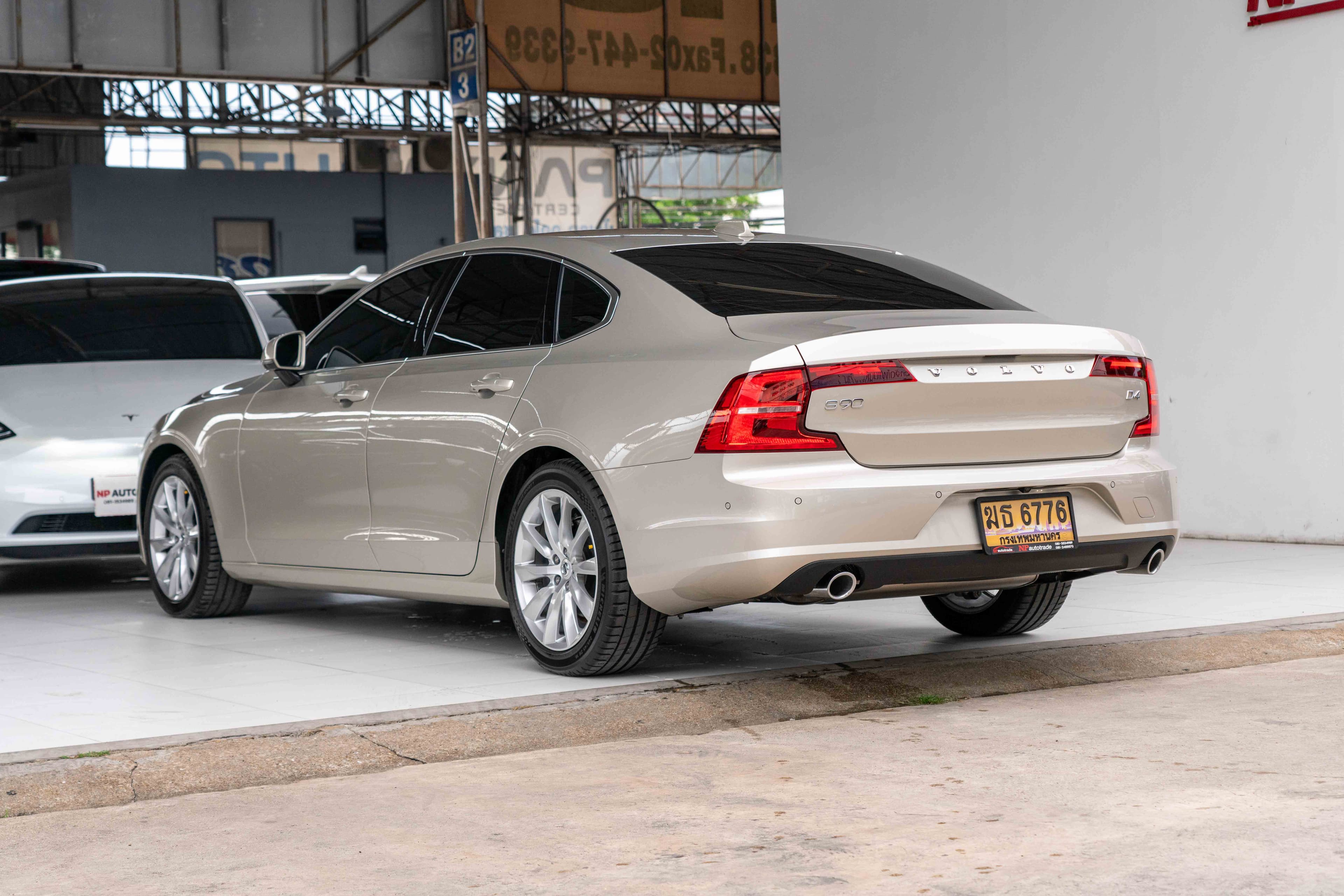 Volvo S90