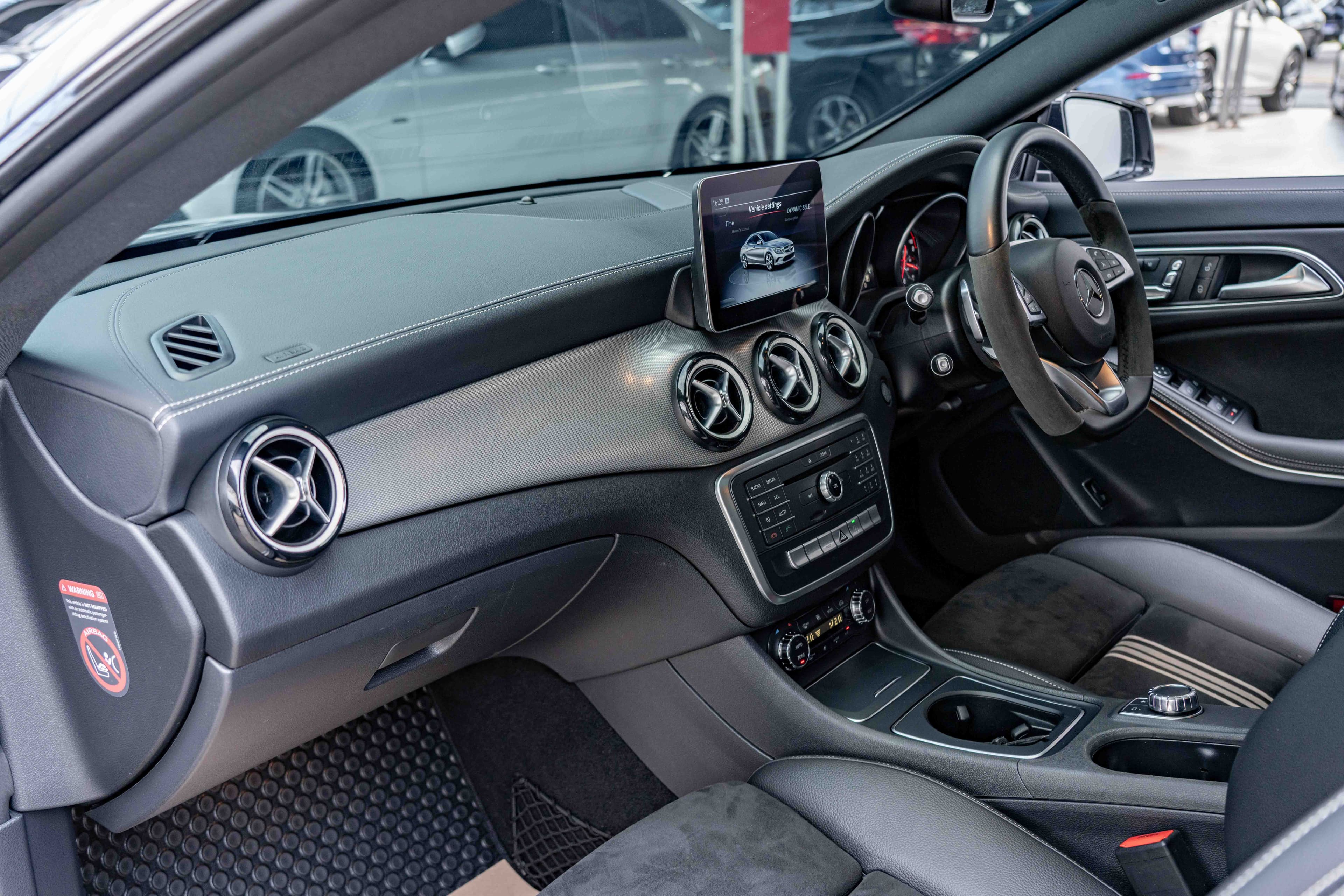Mercedes-Benz CLA250