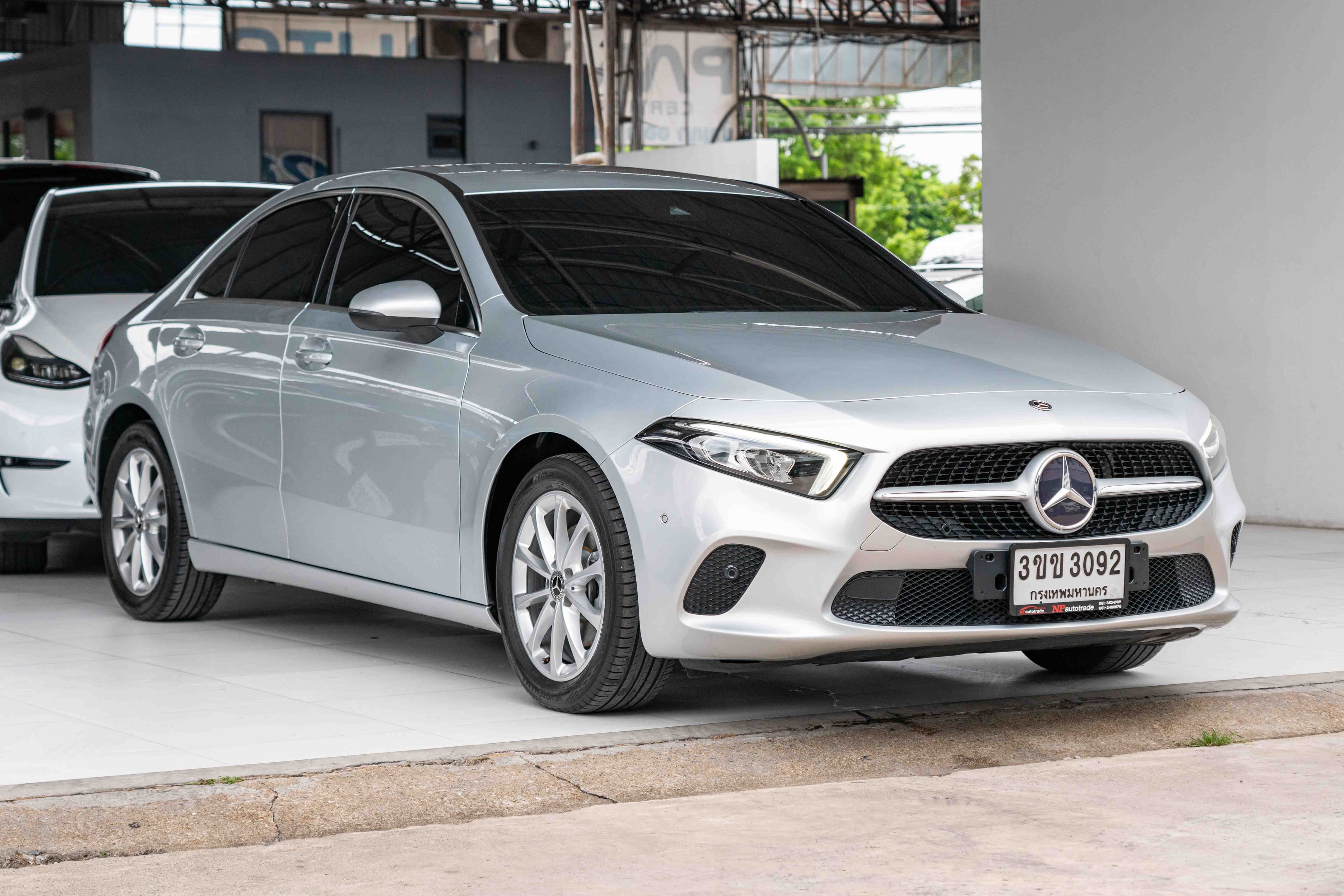 Mercedes-Benz A200