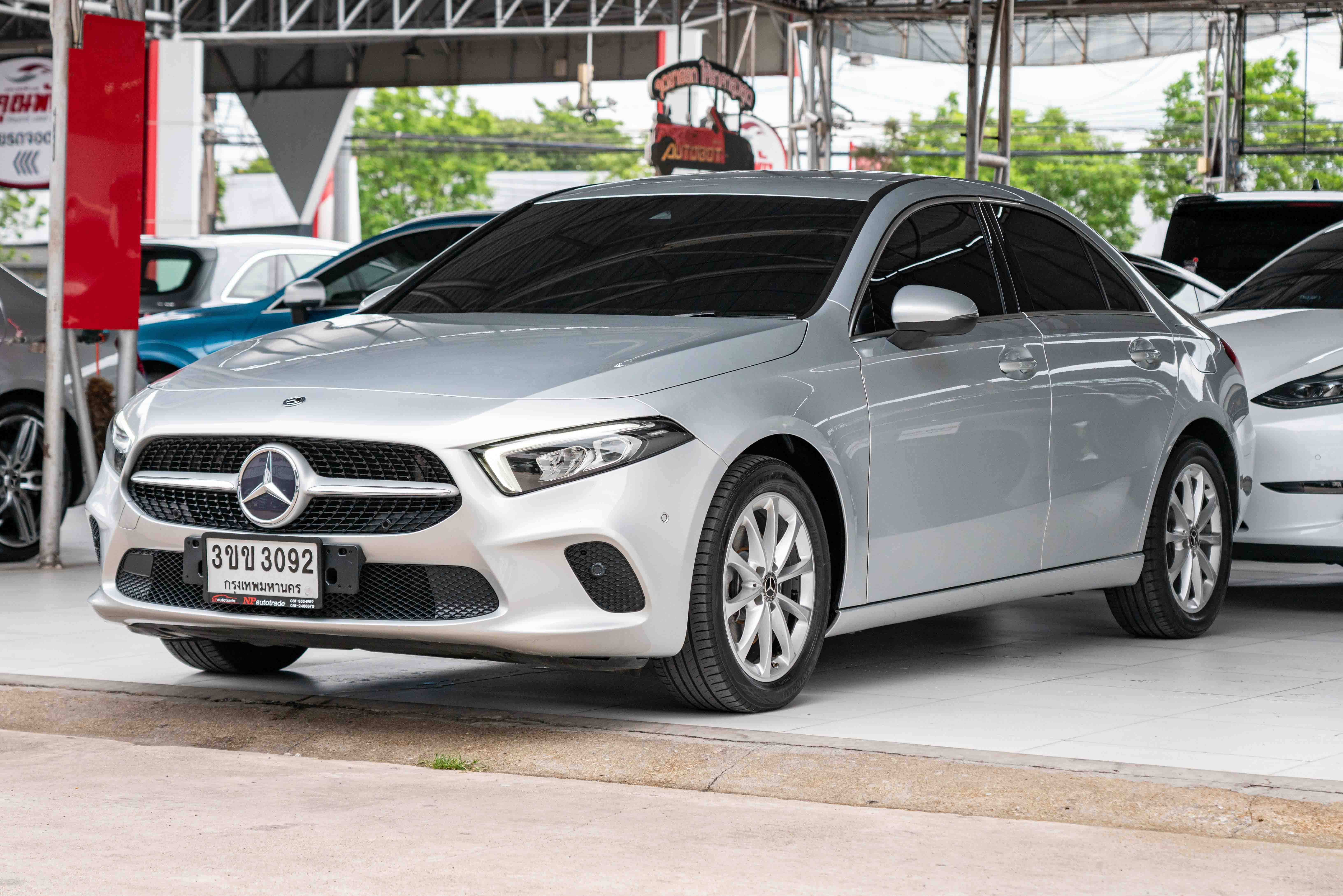 Mercedes-Benz A200