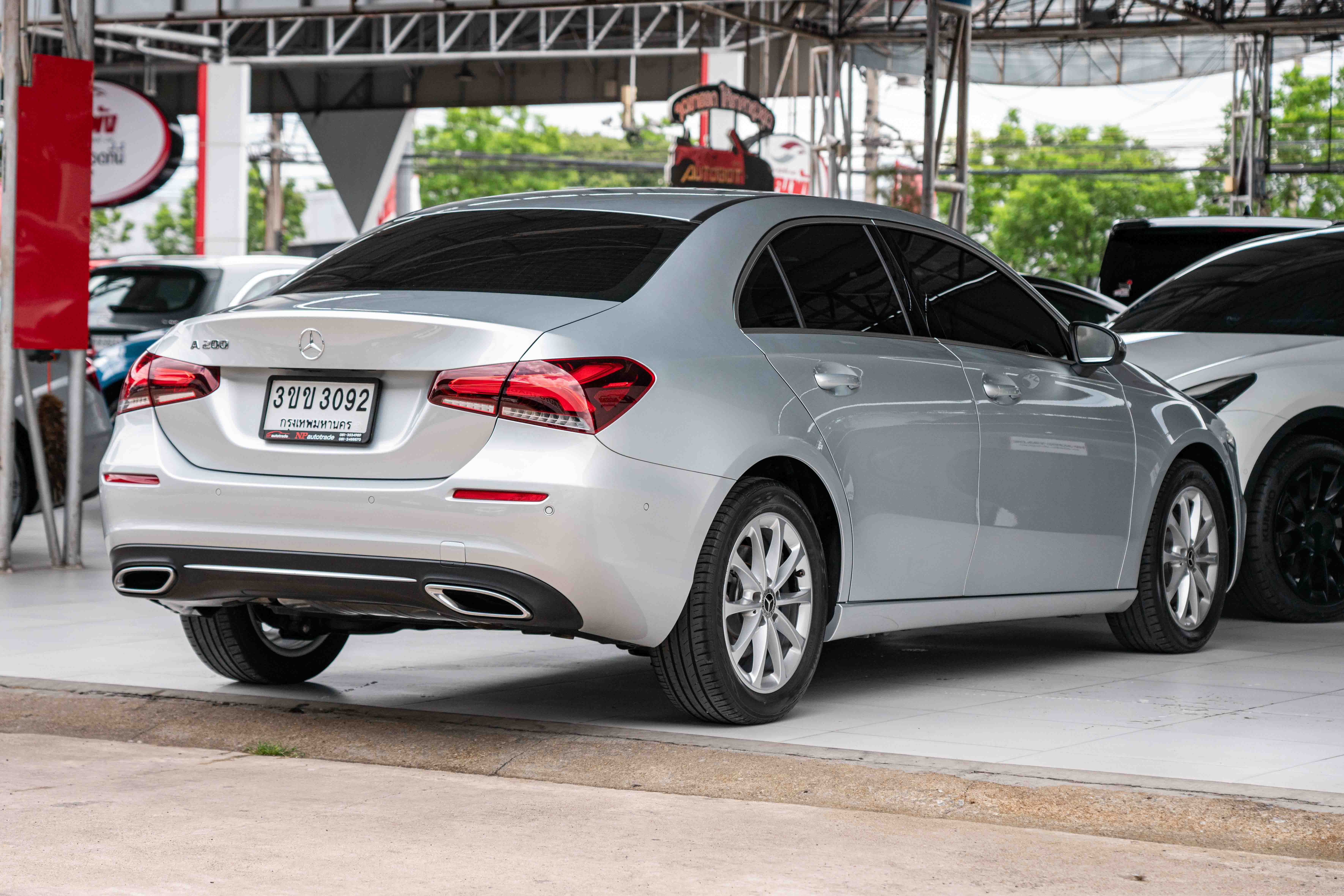 Mercedes-Benz A200