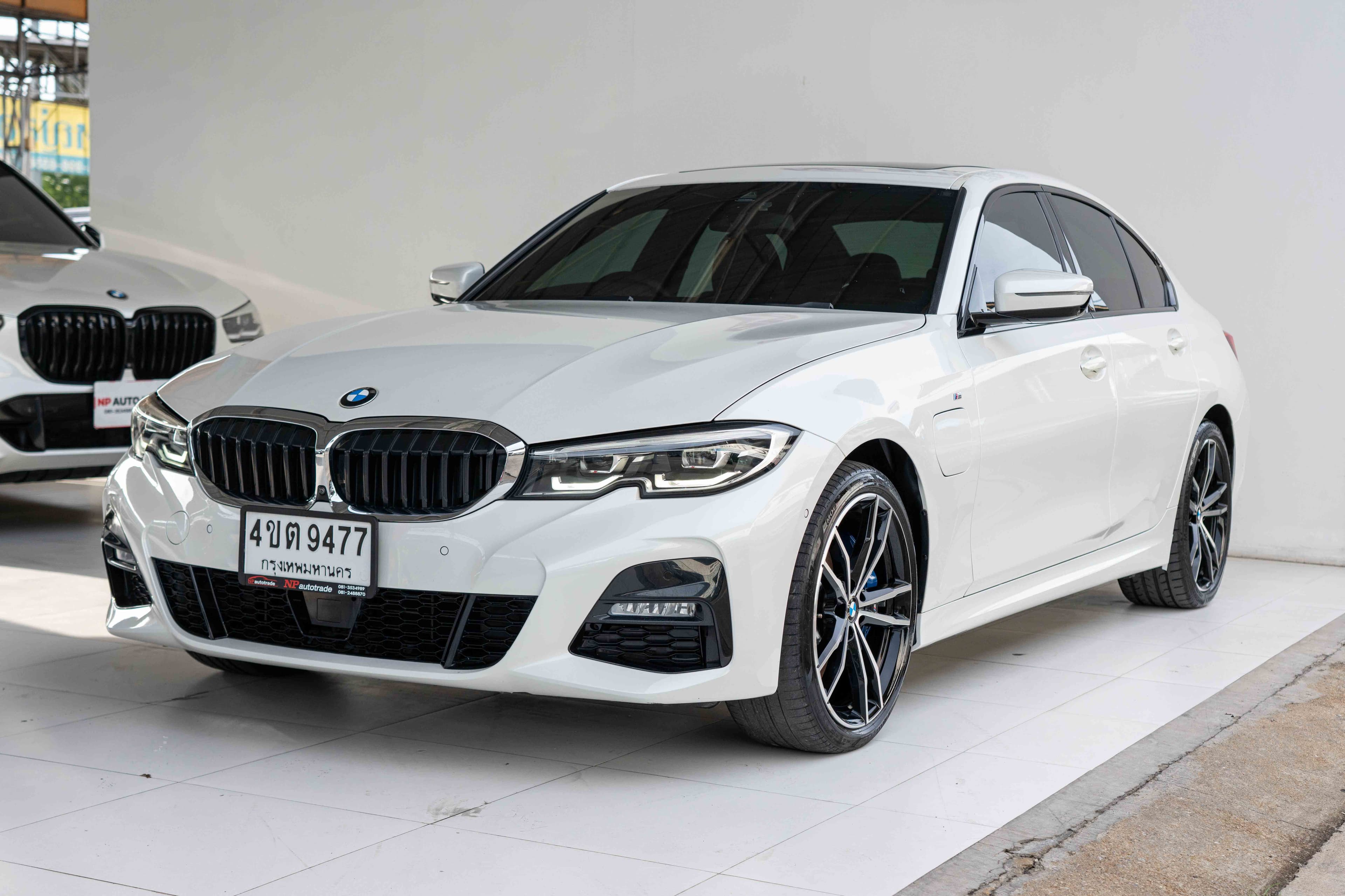 BMW 330e
