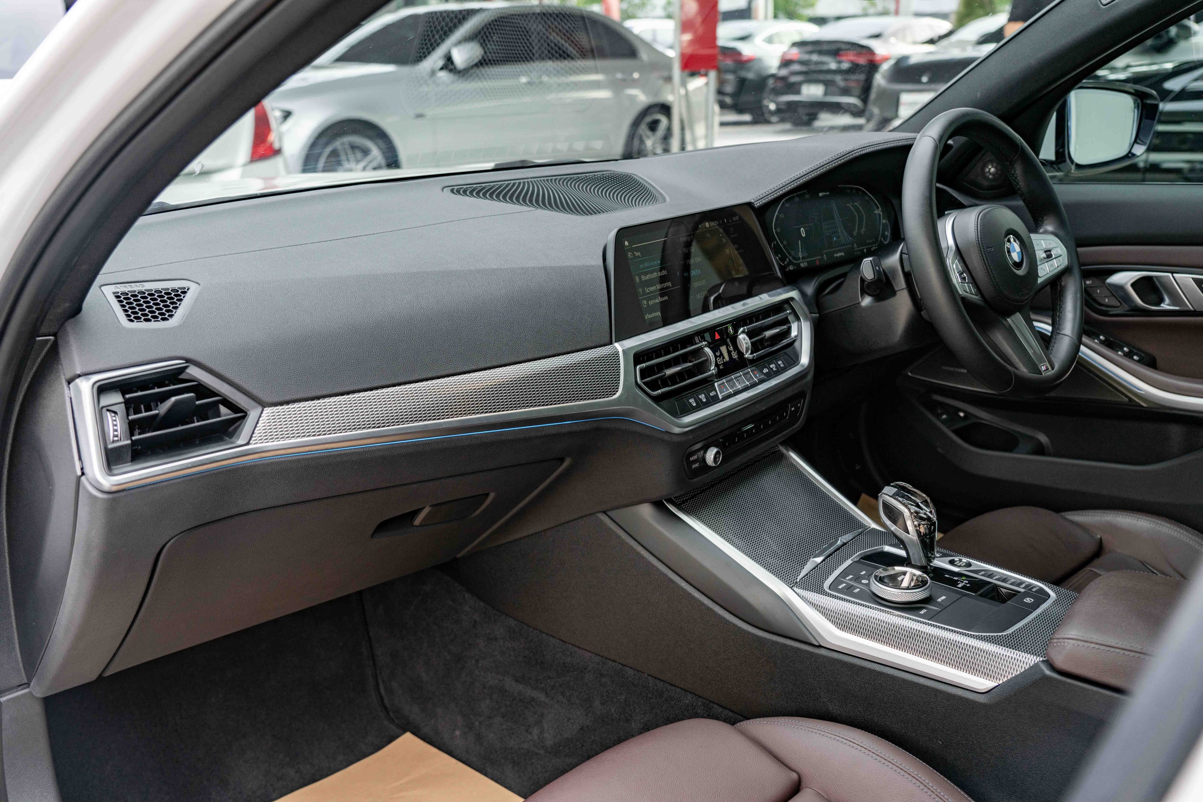 BMW 330e