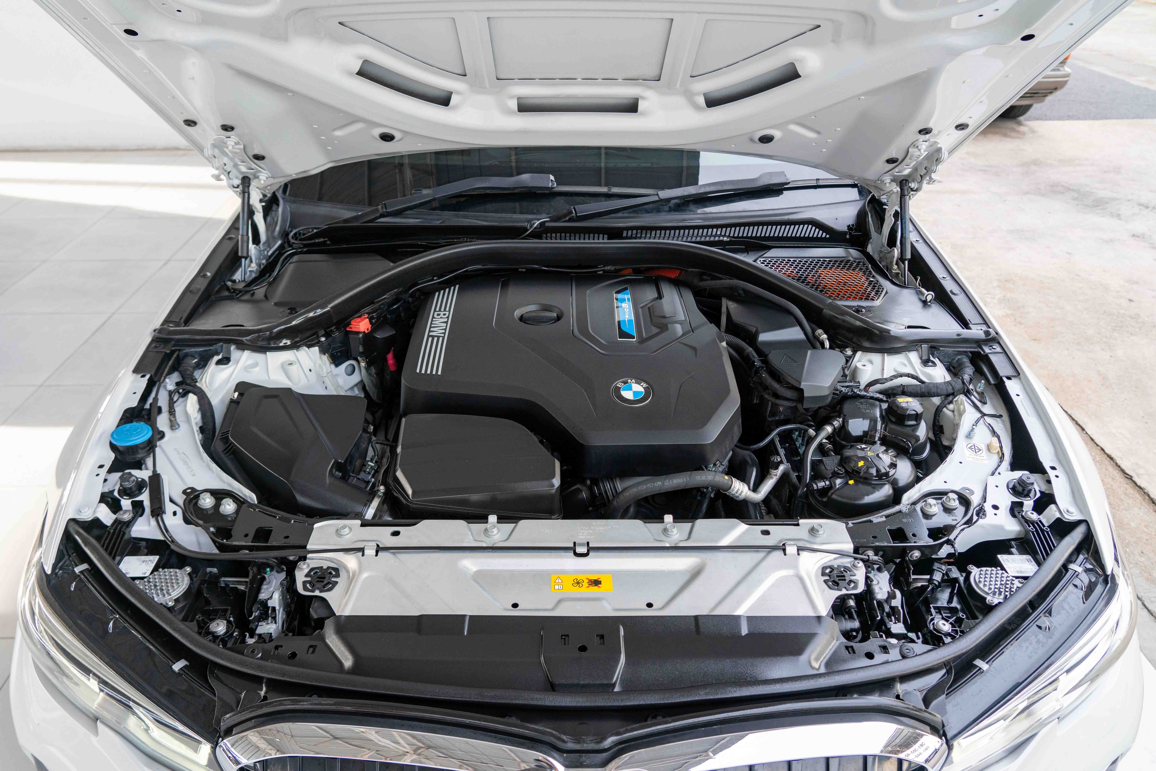 BMW 330e