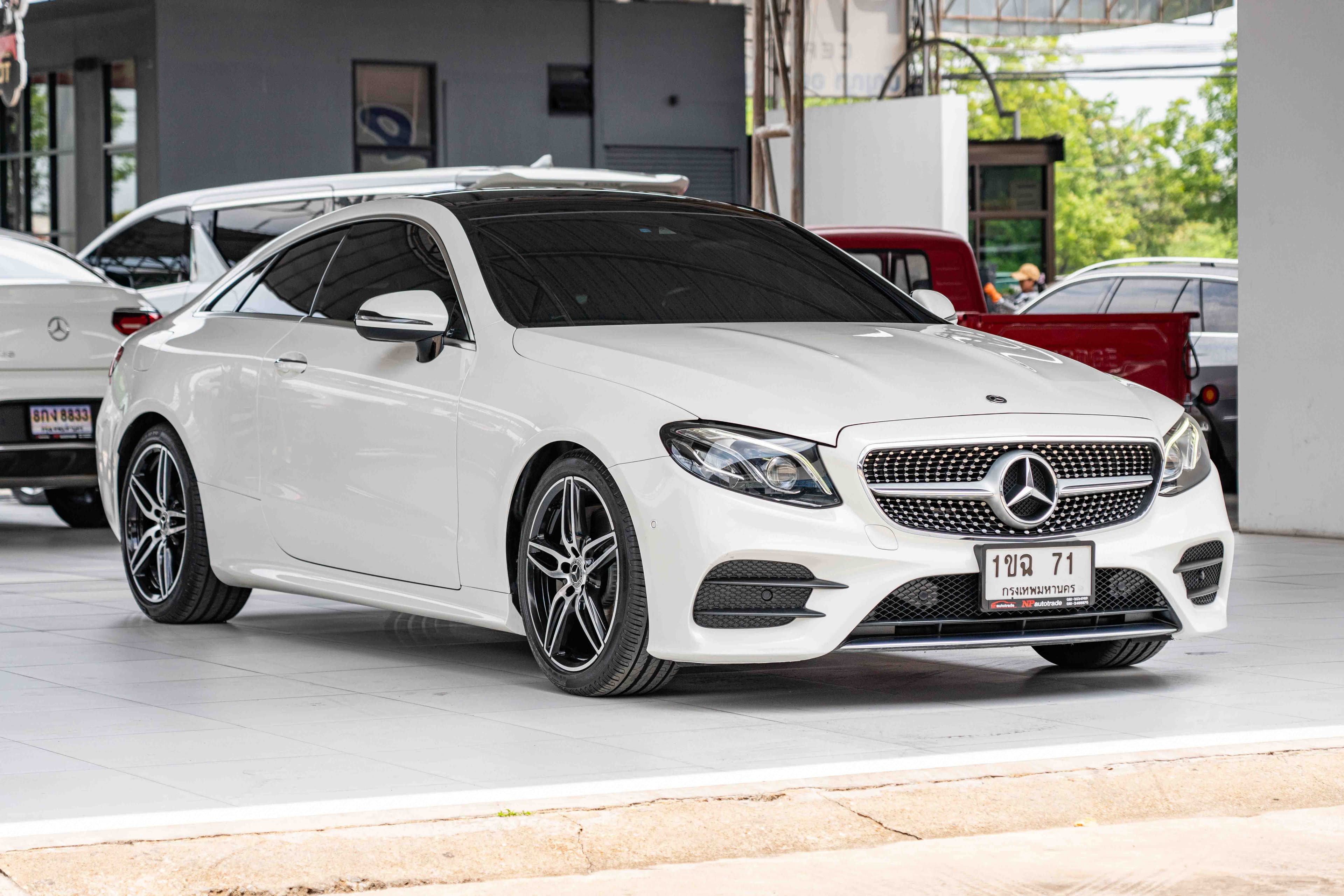 Mercedes-Benz E200