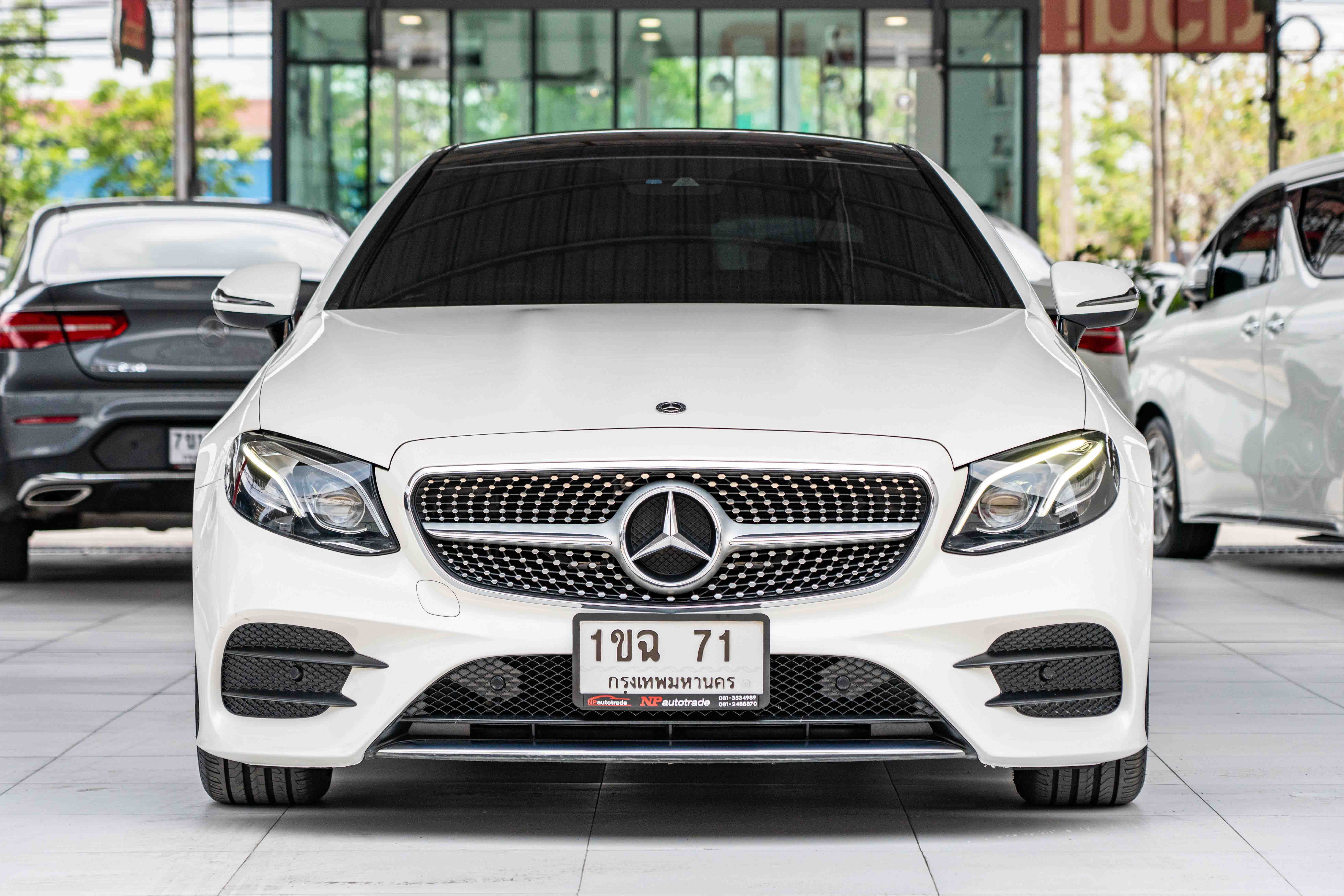 Mercedes-Benz E200