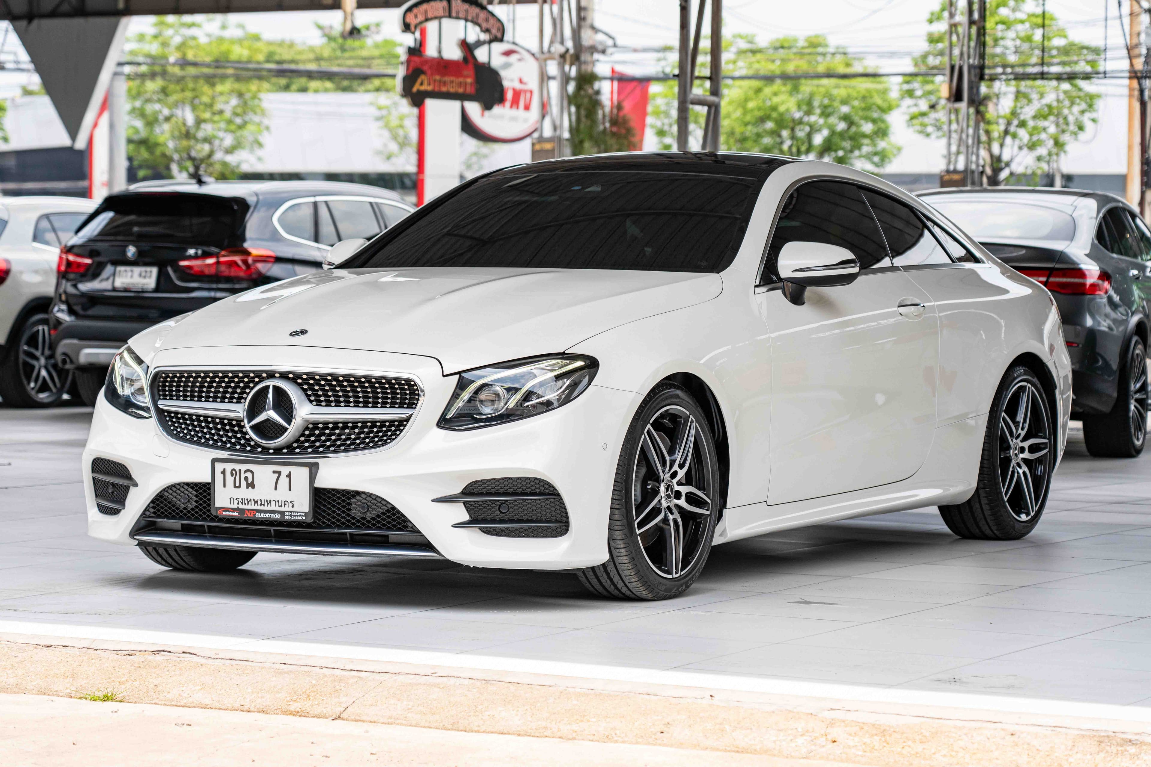Mercedes-Benz E200