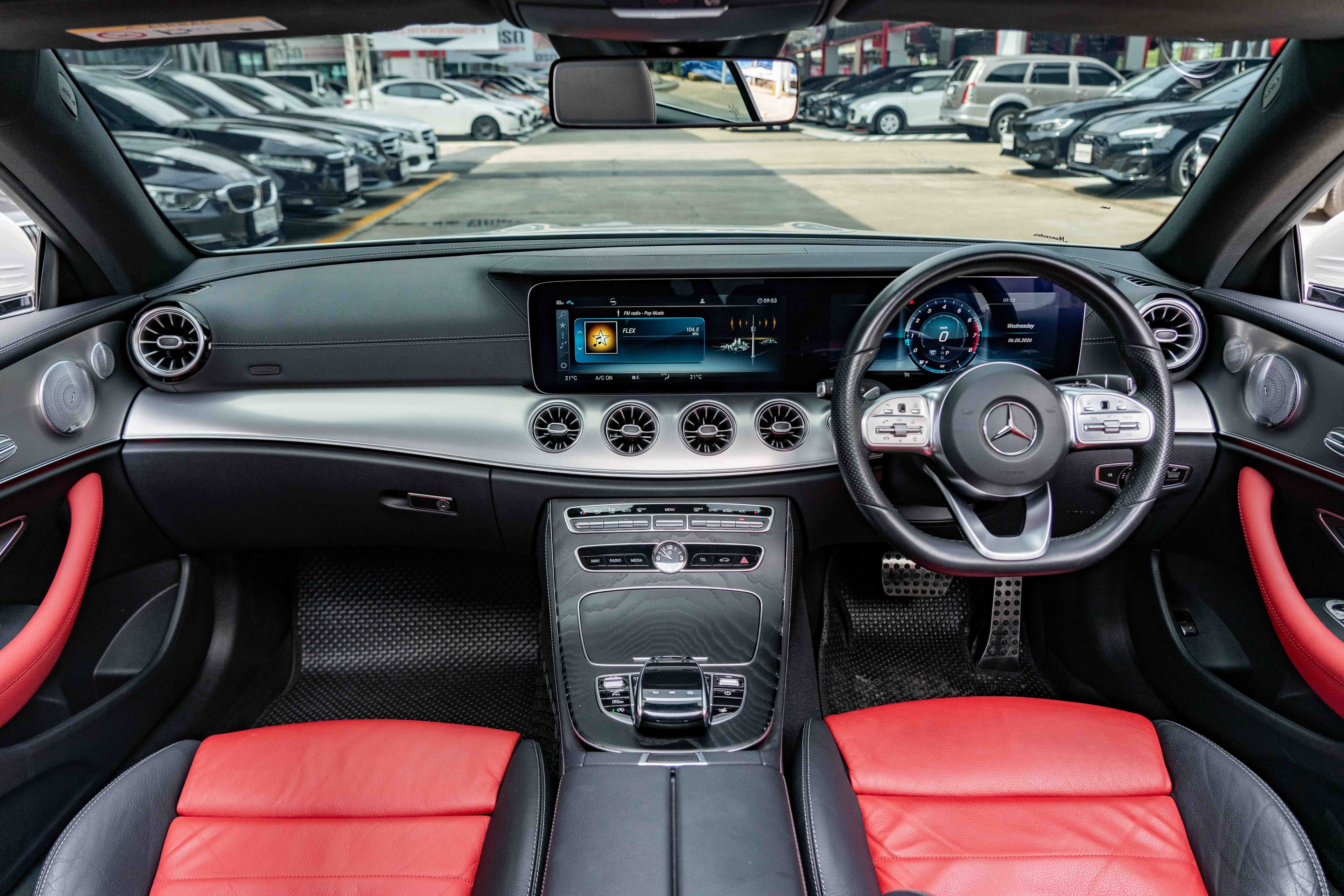 Mercedes-Benz E200
