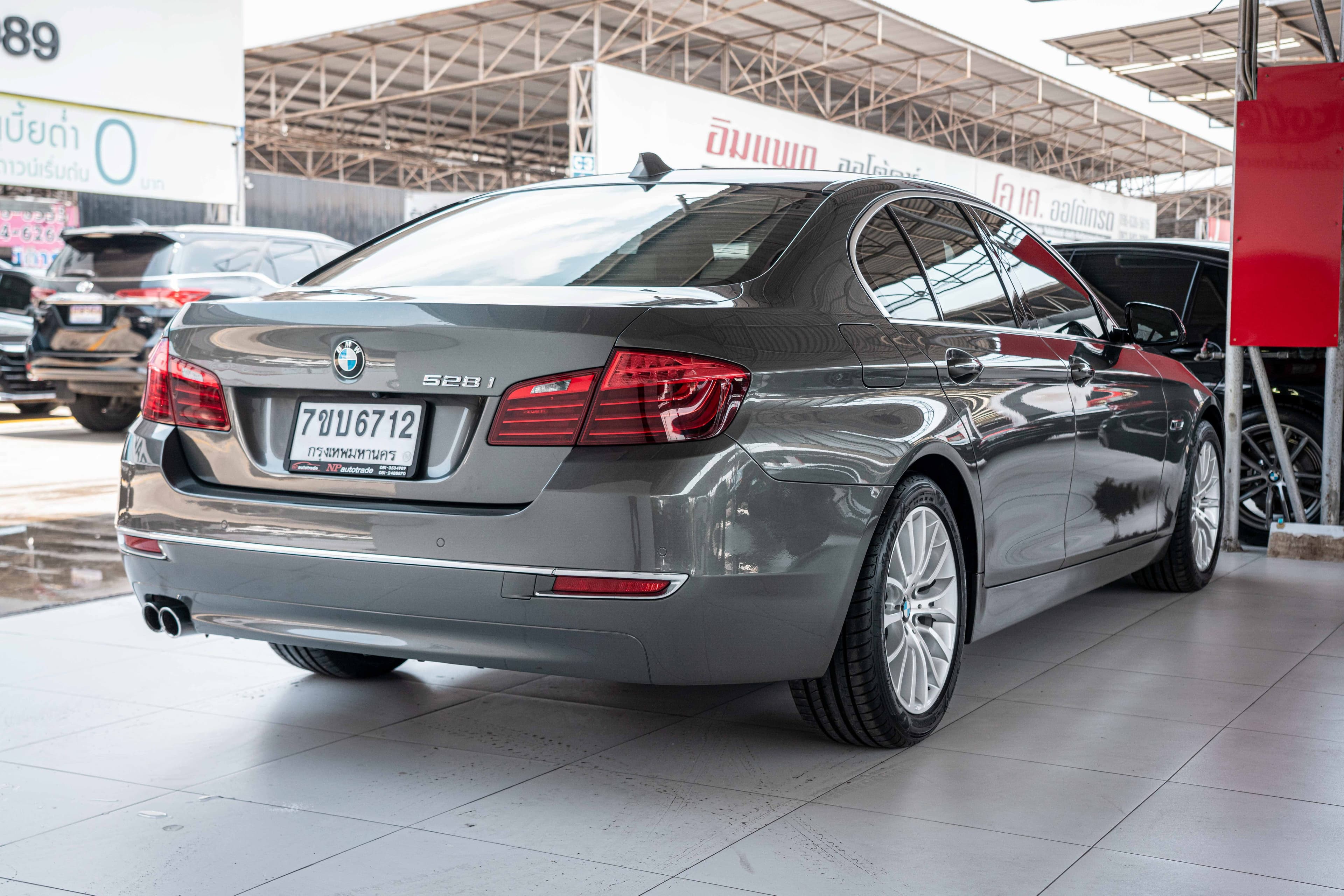 BMW 528i