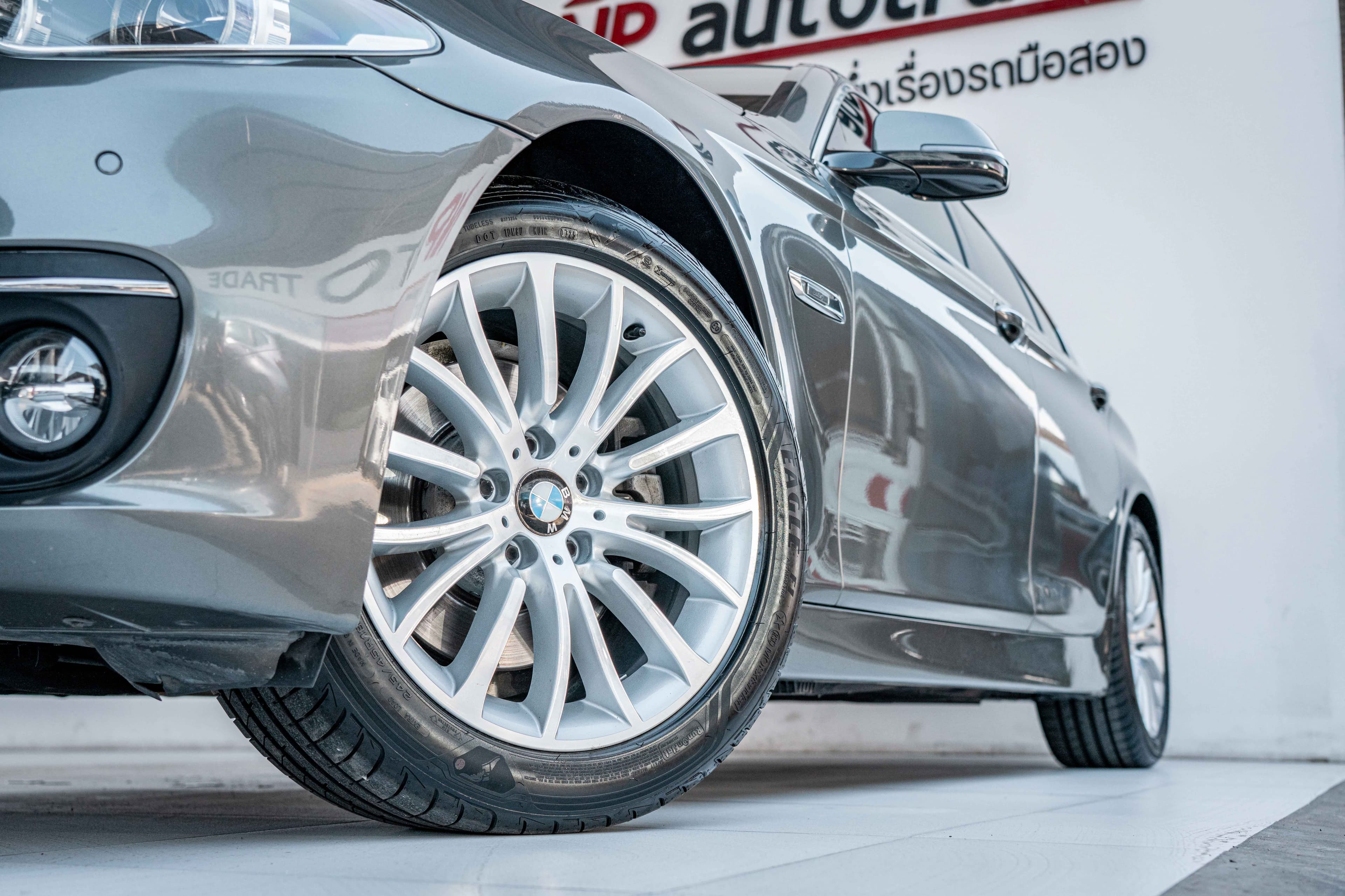 BMW 528i