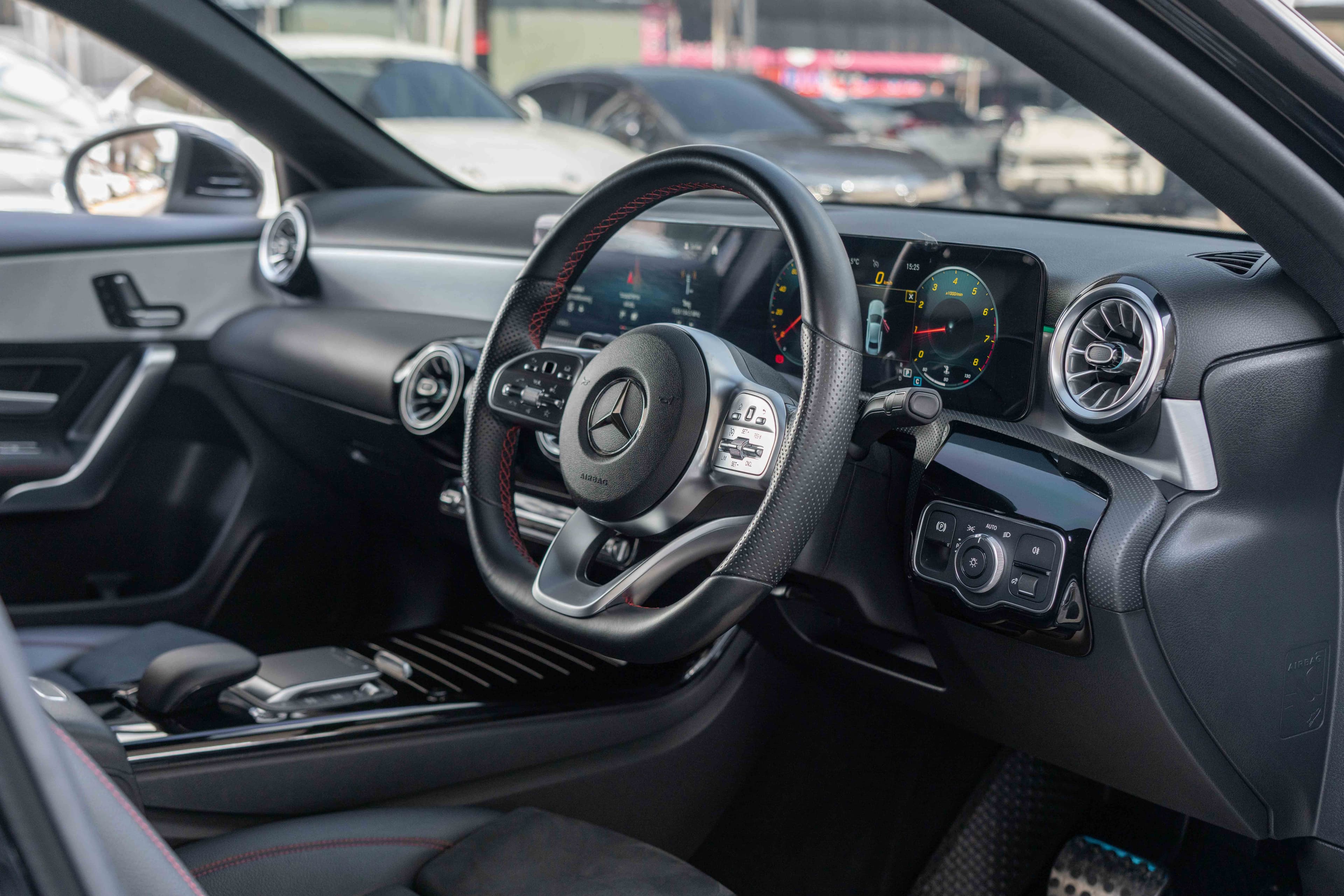 Mercedes-Benz A200
